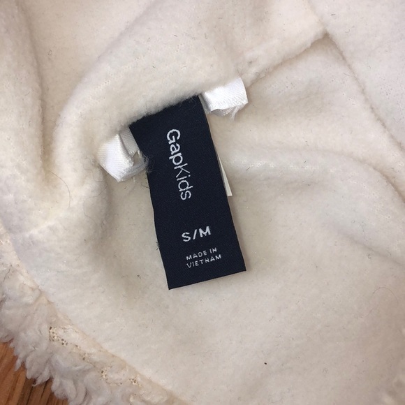 Fuzzy hat - Picture 2 of 2